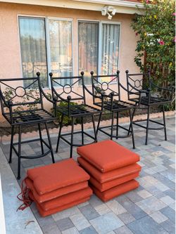4 Metal Bar Stool 🔺Swivel base 🔺set of 4🔺