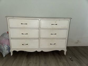 Vintage dresser