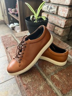 ALLEN EDMONDS Men's Tan Leather Casual Sneakers - Classic Low-Top