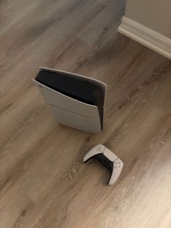 PS5 Slim Digital Edition + Controller