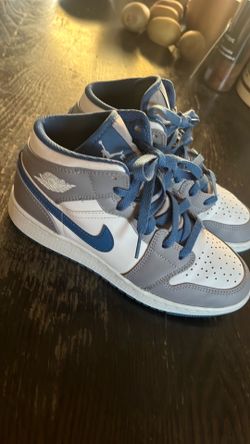 Nike Air Jordan 1 Mid in the "True Blue" colorway