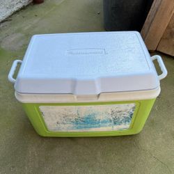 Like New Large Ice Chest 