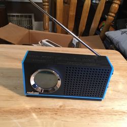 black and blue am/fm radio