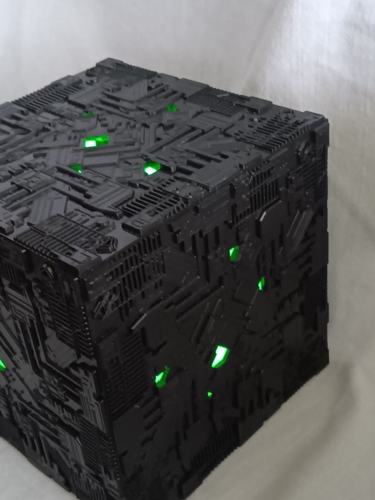 Eaglemoss Star Trek Borg Cube XL Light Up Special Subscription Bonus Model