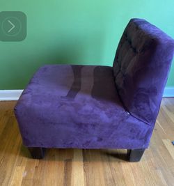 Awesome, lavender ottoman plush chair