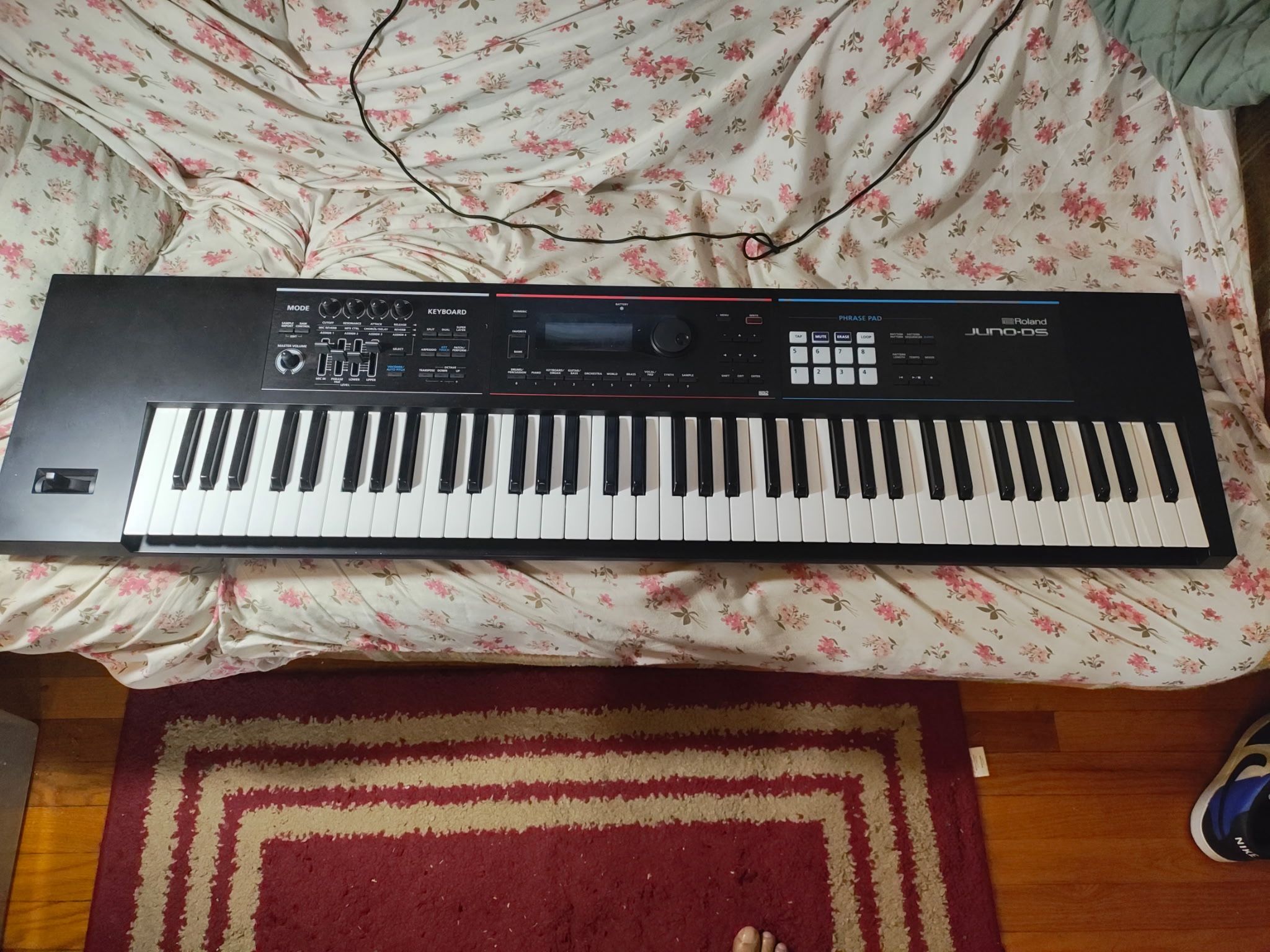 Roland Juno DS Keyboard