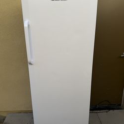 Hamilton Beach Upright Freezer 
