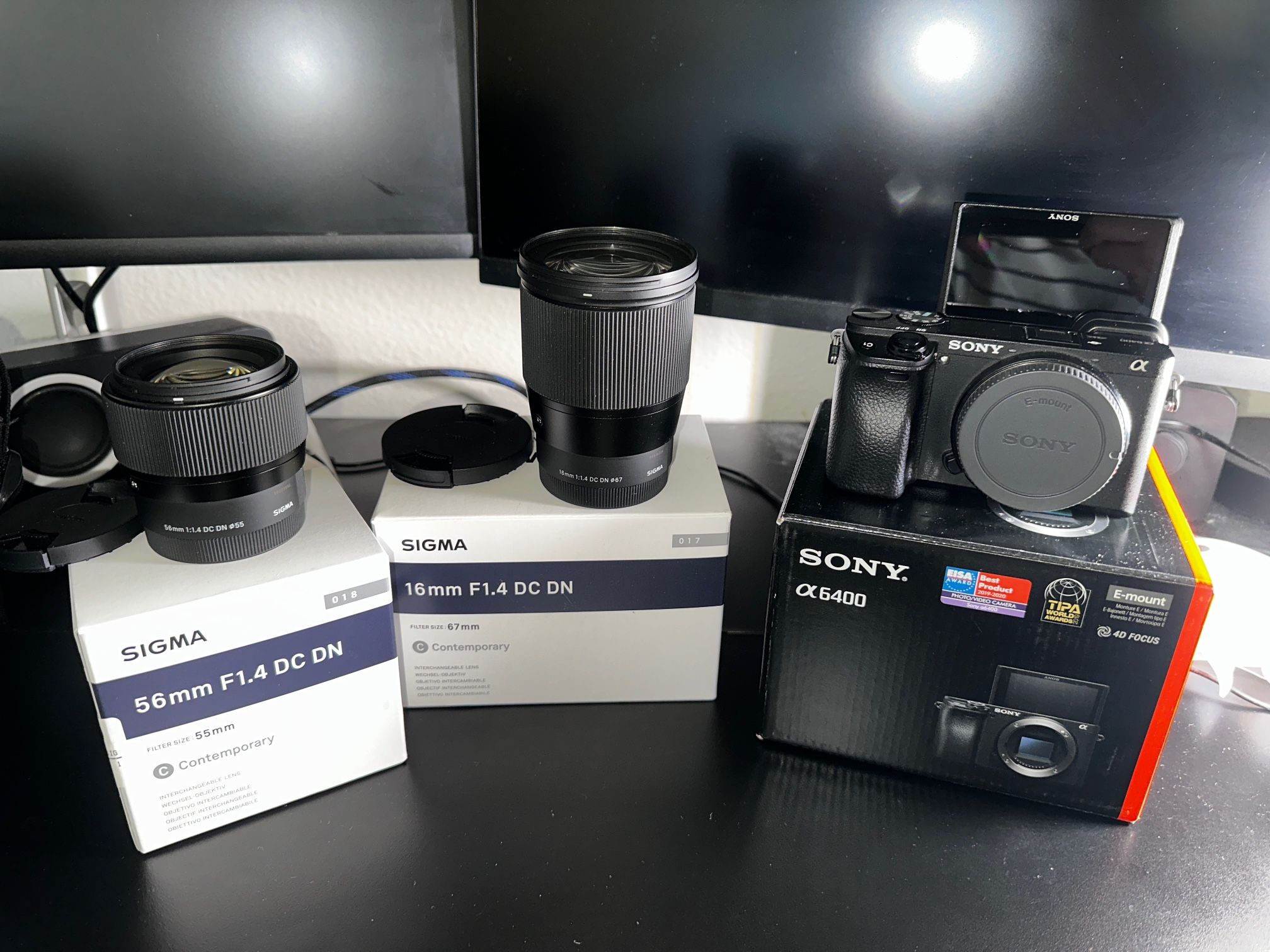 Sony a6400 Mirrorless Camera: Compact APS-C