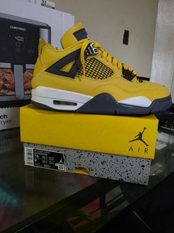 Air Jordan 4 lightning size 7.5