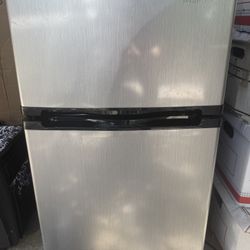 Insignia - Mini Fridge NEVER BEEN USED