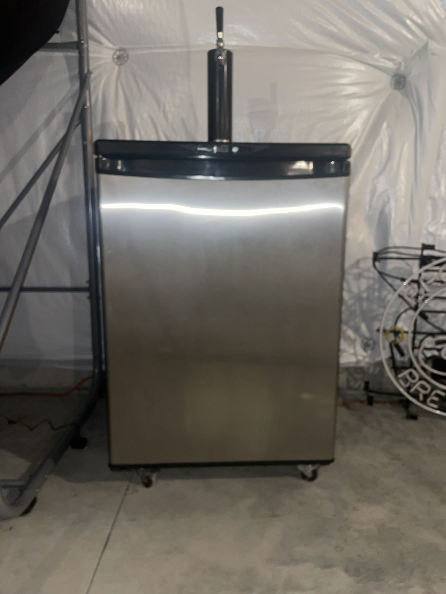 Danby Chill’n Tap 5.8 Model DKC645BLS