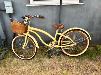 Women beach cruiser