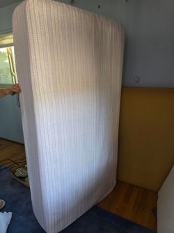 Twin bed mattress