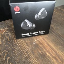 Beats Studio Buds 