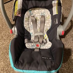 Graco Car seat & Stroller Combo