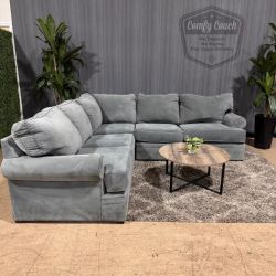 🛋️Light Blue Velvet Sectional Sofa (Delivery Available!! )