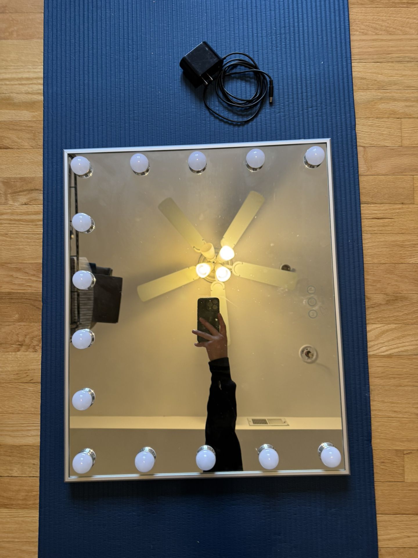 Beauty Vanity Mirror W/ Lights