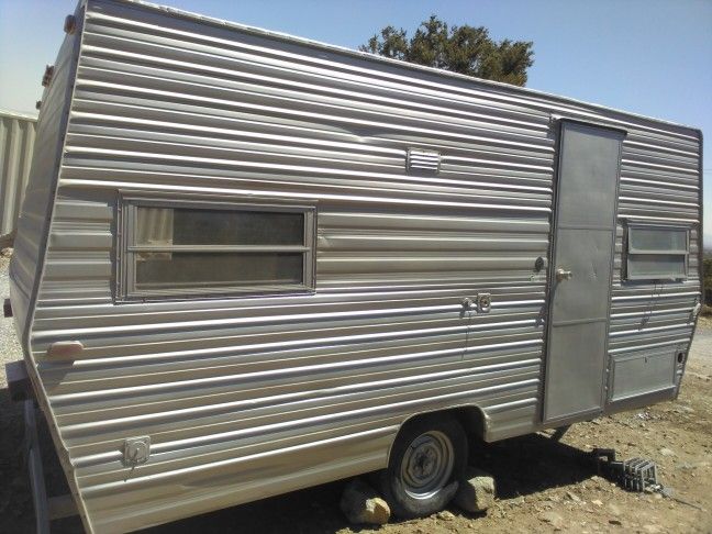 Invader RV / Trailer Easy To Tow