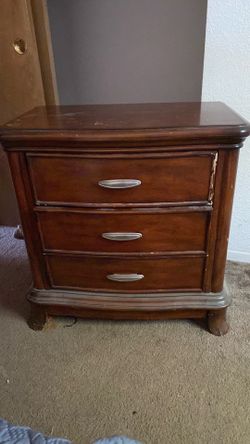 Dresser: Small: Solid Wood