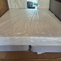 Tempur-pedic Mattress And Boxsprings 