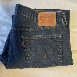 3 Levi's Pants (used)