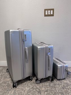 3 Piece Silver Luggage Set- Calpak (Ambeur Collection)