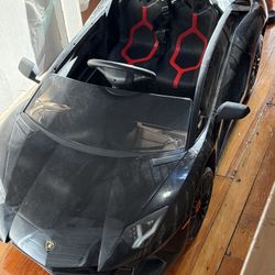 LAMBORGHINI ROADSTER TODDLER CAR 200$
