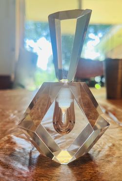 Vintage Clear Glass/Crystal Perfume Bottle with Stopper