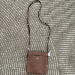 Like new Camel Coach Kitt Messenger Crossbody