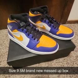 Air Jordan 1 "LAKERS" Size 9.5M 