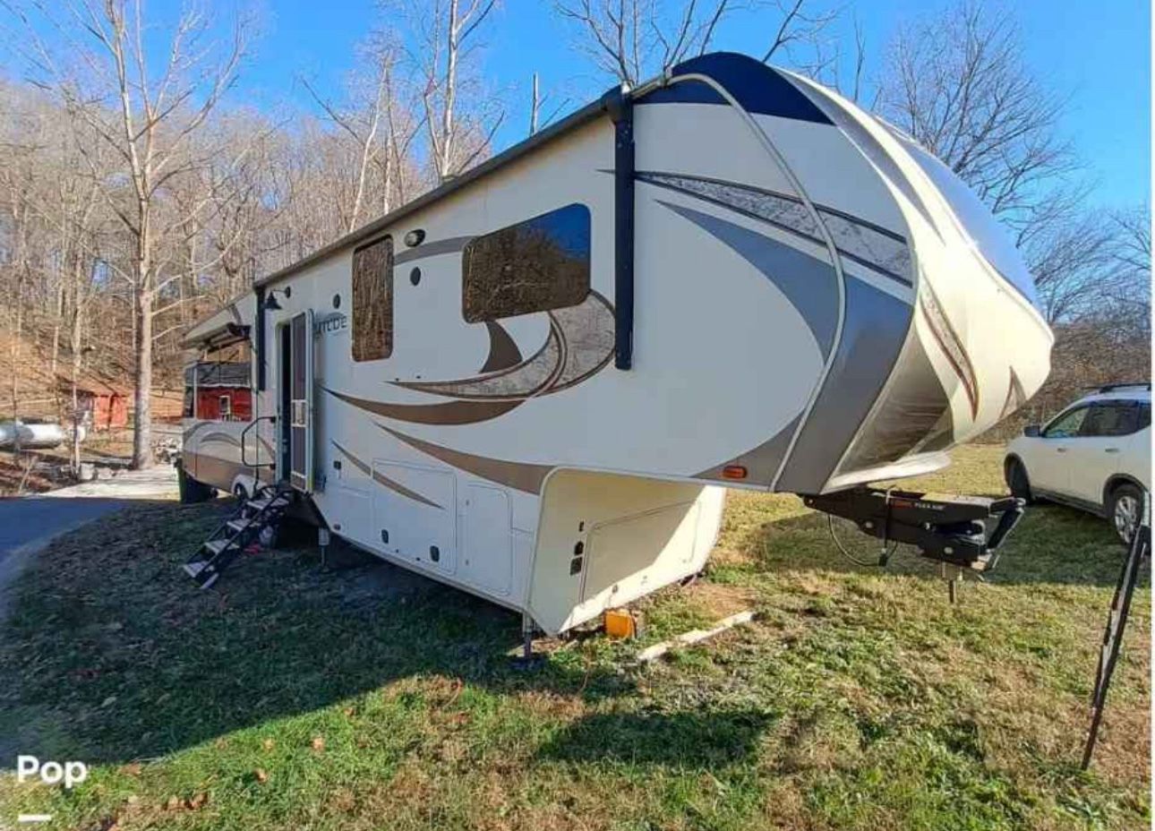 2018 Grand Design Solitude 377mbs
