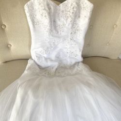 Beautiful Sweetheart white wedding dress size 2