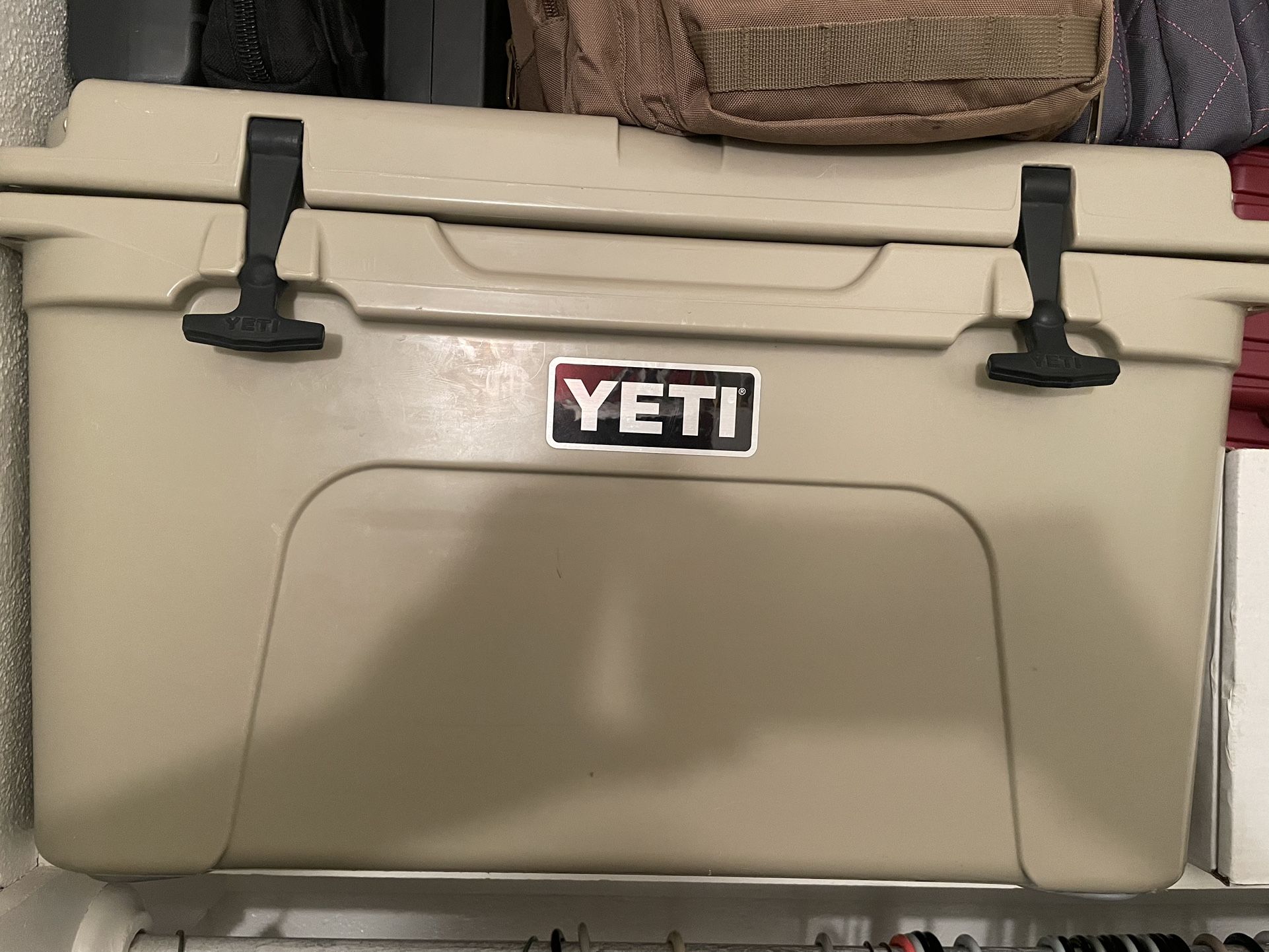 Yeti Tundra 45 Hard Cooler Tan