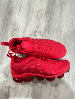 Red nike air vapermax