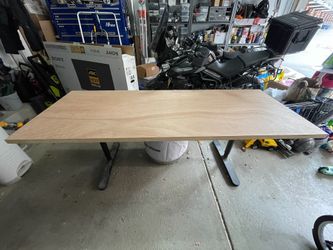 Ikea Bekant adjustable height desk