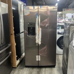 GE Stainless Steel Side By Side Refrigerator 🚨ON SALE🚨
