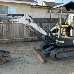 2016 bobcat E 26 mini excavator