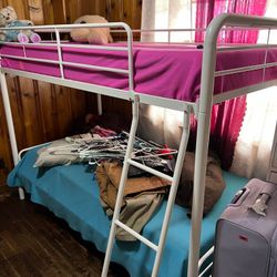 Twin Over Twin Metal Bunk Beds