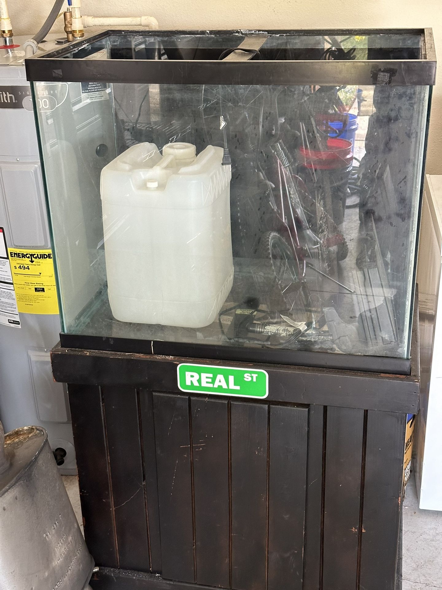 150 Gallon Salt Water Fish Tank