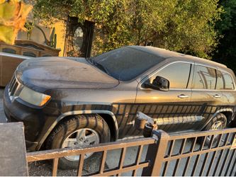 2011 jeep grand Cherokee overland  5.7