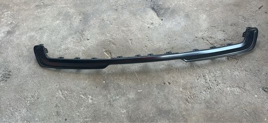 22-25 Rivian R1S Rear Bumper Fascia Lower Applique Trim Molding
