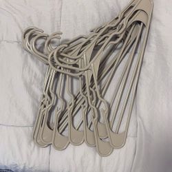 Set of Plastic Hangers (x15) – Great Condition 