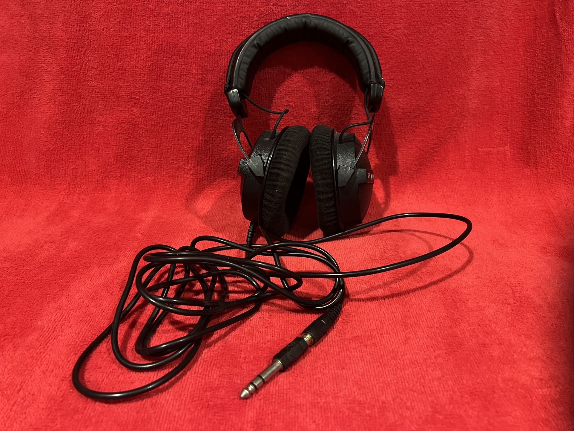 Used beyerdynamic DT 770 PRO 80 Ohm Closed Studio Headphones