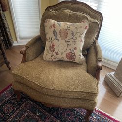 Accent chair