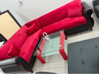Sectional ❤️ Red Velvet