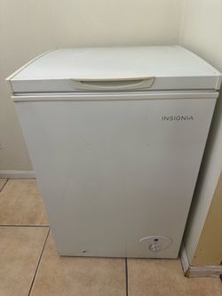 Insignia Chest Freezer