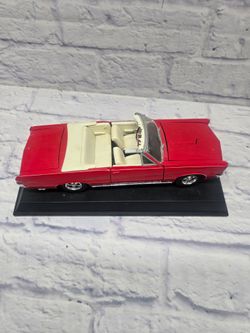 MAISTO 1965 PONTIAC GTO CONVERTIBLE HURST EDITION  RUBY RED 11 inches