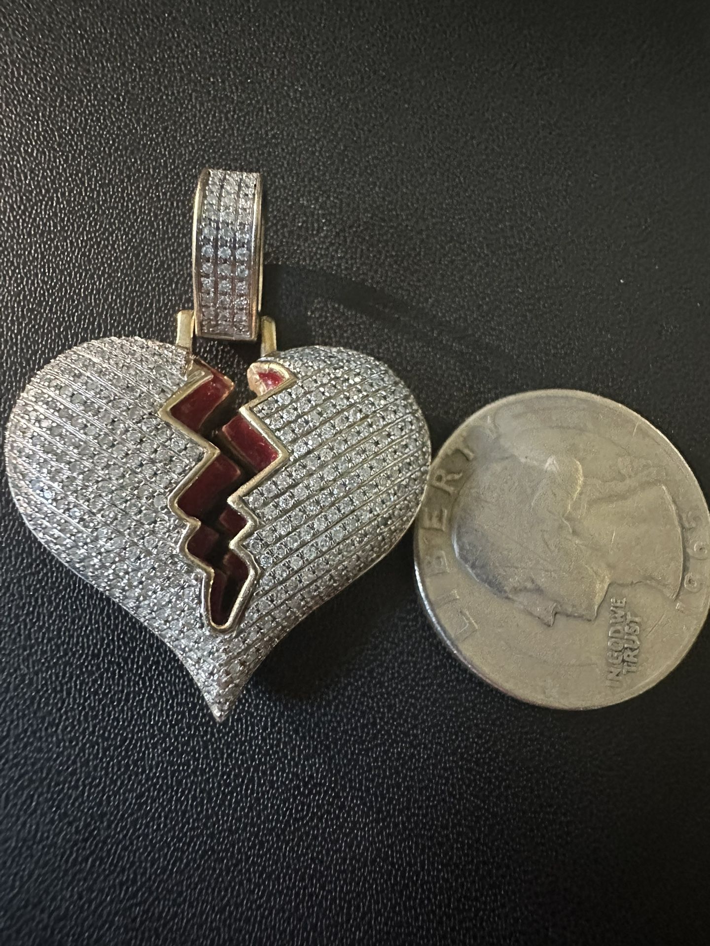 Broken Heart Si Diamond Pendant