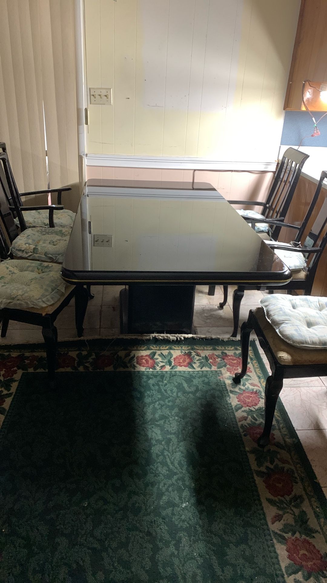 6 foot table 8 Chairs 