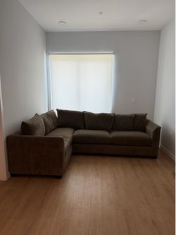 L-Shaped Sectional Sofa – Great Condition